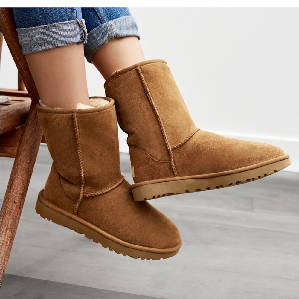 Ugg Classic Short | women’s size 9
